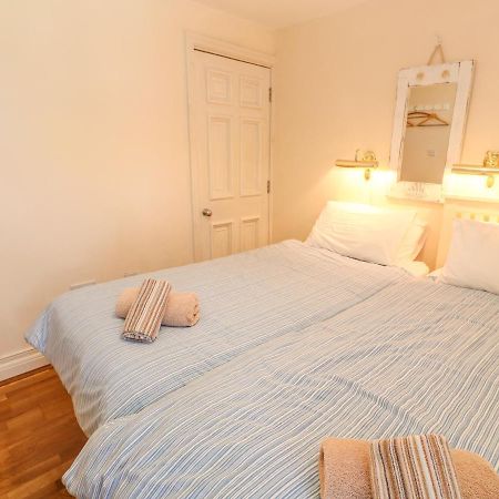 Surf Song Apartment Penzance Ngoại thất bức ảnh