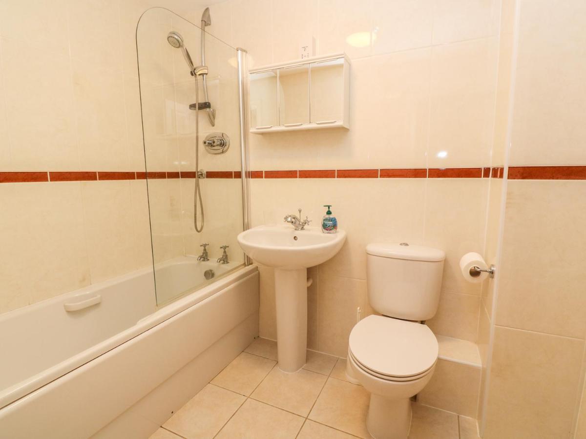 Surf Song Apartment Penzance Ngoại thất bức ảnh